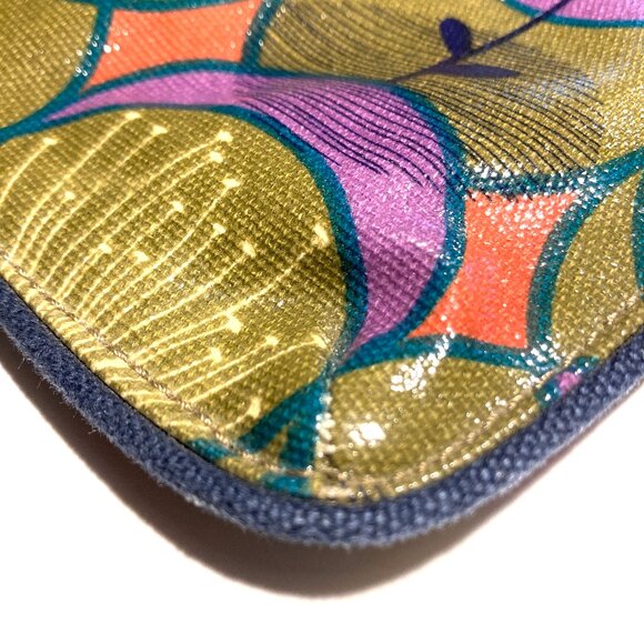 Fossil Key-Per Multi Pattern, Multi Color Envelope Clutch - Picture 6 of 10